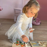 Holz Kaninchen-Garten Steckspiel – Lernspaß für kleine Entdecker ab 18 Monaten von Egmont Toys